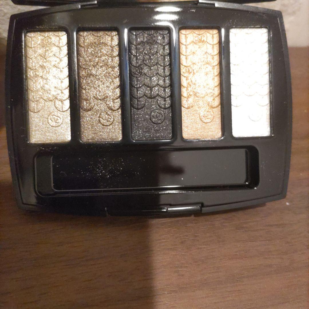 CHANEL＊ルミエール　グラフィック＊　アイシャドウ限定