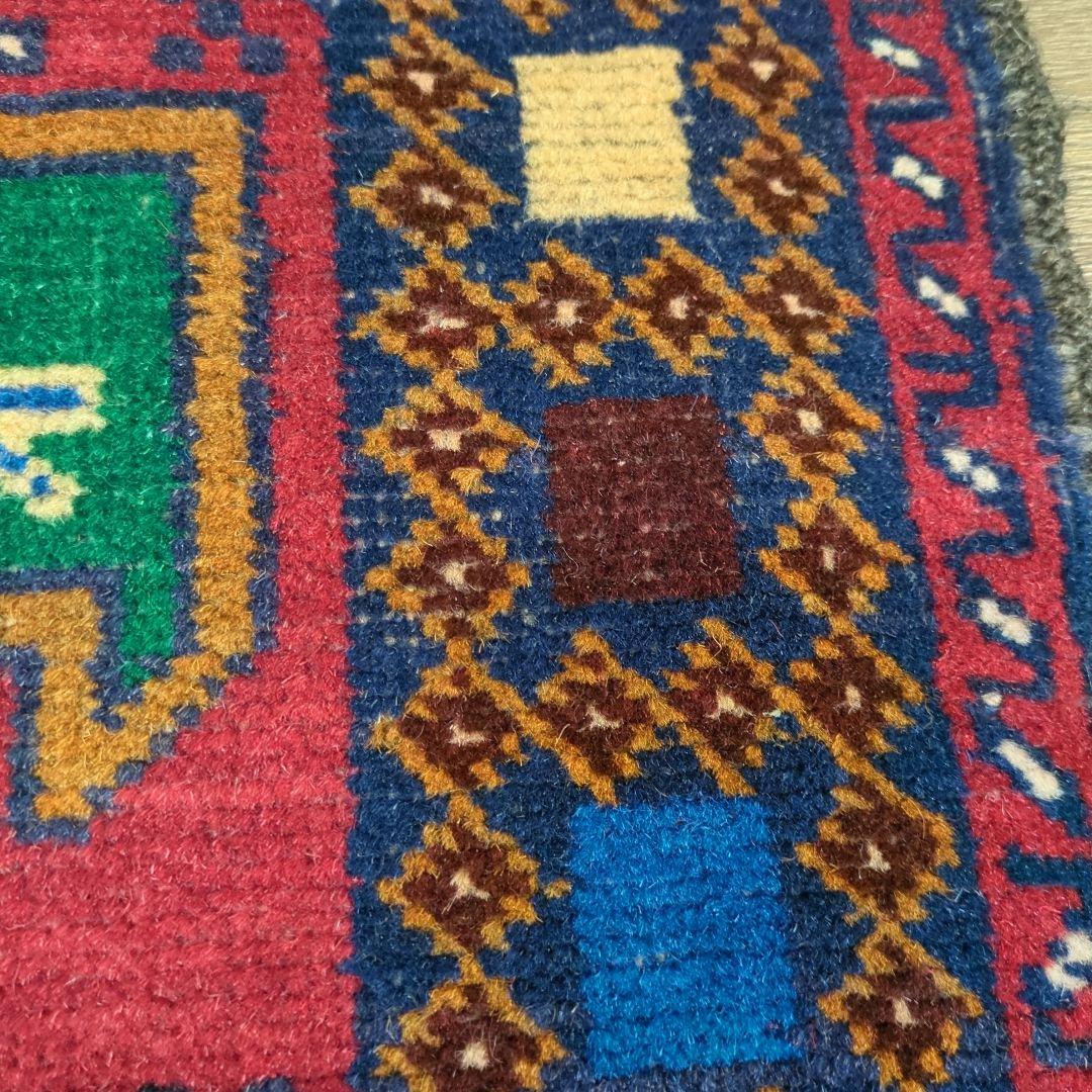 アフガニスタン絨毯　バルーチ　ヴィンテージラグ　トライバルラグ　ウール