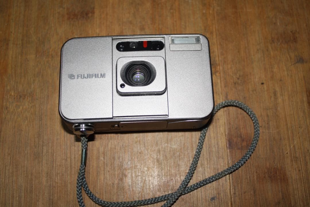 FUJIFILM CARDIA mini TIARAフイルムカメラ　動作品　美品