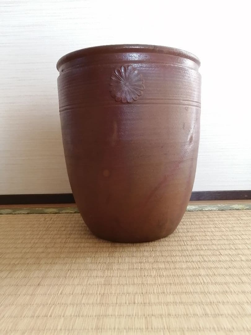 【備前焼】時代もの　菊紋　壺　火襷