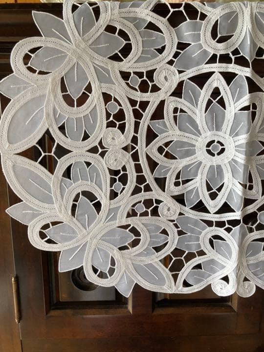 ヴィンテージ キャビンレースホワイト40✖️75テーブルセンター時代もの  レア物