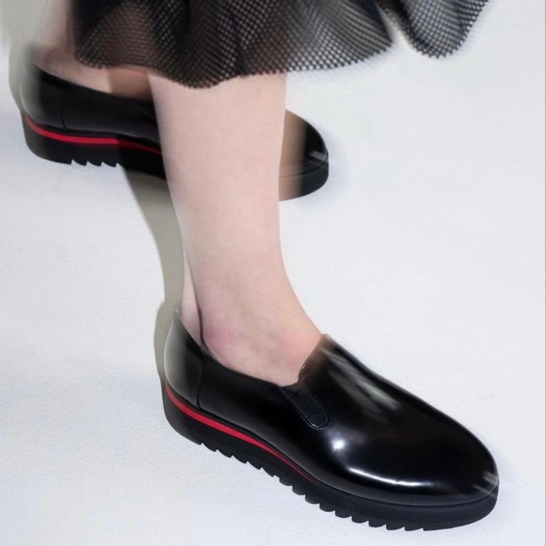 美品THE ONITSUKA SLIP ON 24.5 ブラック ローファー