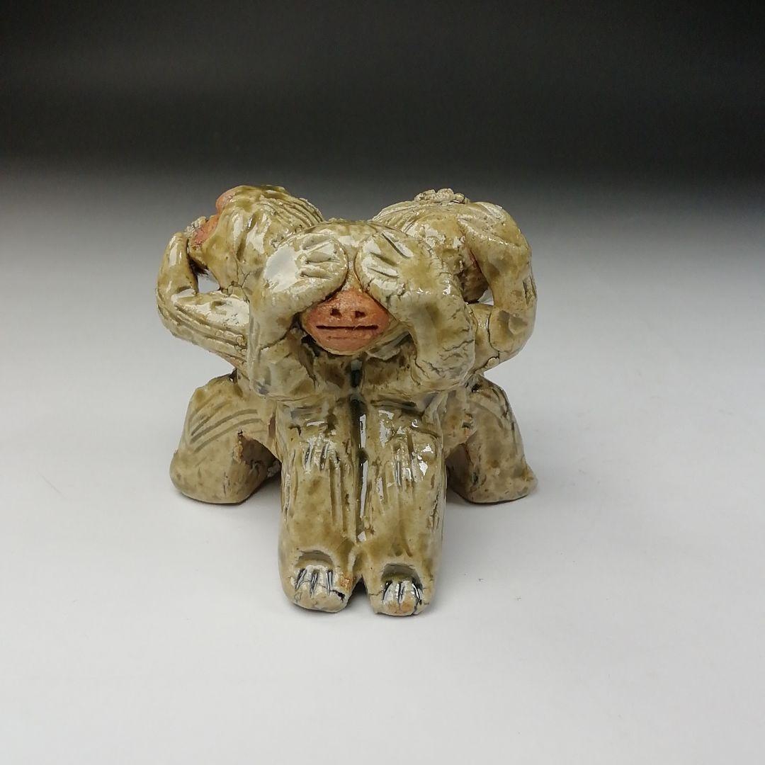 Ｔ６７５　蓋置　『伊羅保　三猿蓋置』『信楽焼』『奥田英山 造』　共箱　茶道具