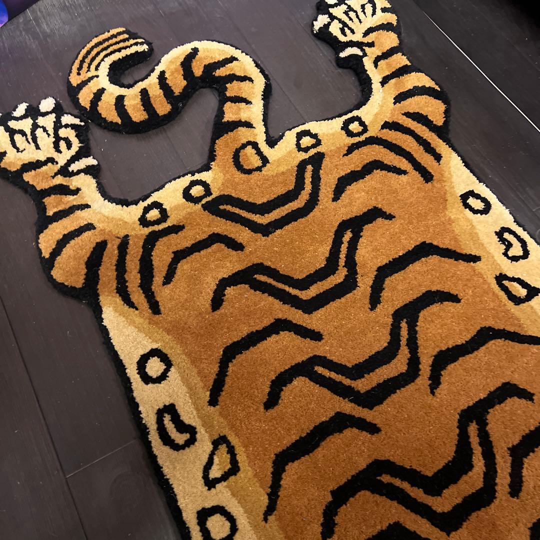 チベタンタイガーラグ