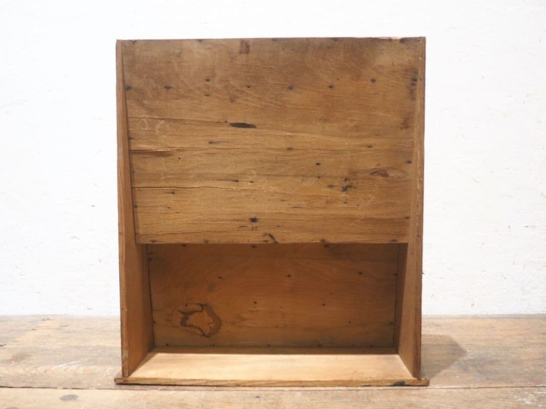 1233 昭和レトロ　ガラス蓋付の収納ケース　飾り棚　ラック　古家具　ビンテージ