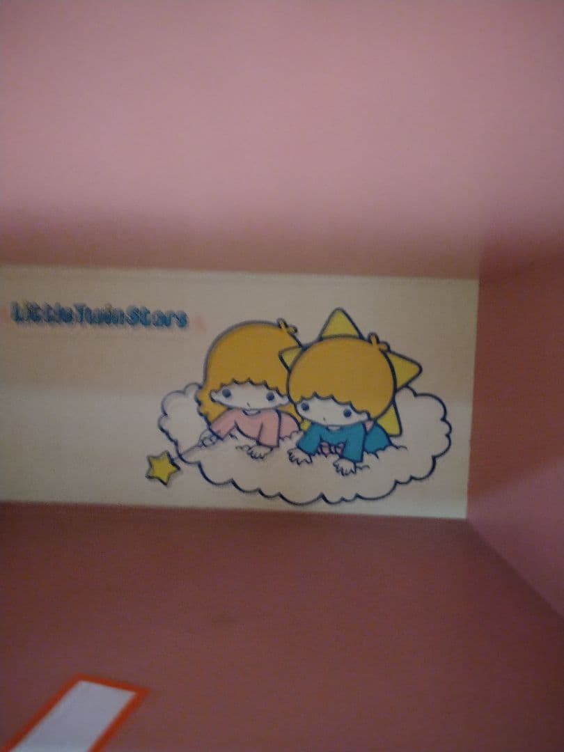 キキララ　レトロ　昭和　飾り棚　1976　リトルツインスターズ　ラック　くろがね