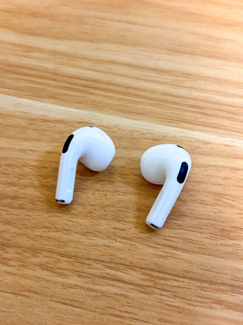 【美品】Apple AirPods 第3世代 A2564 シリコンケース付