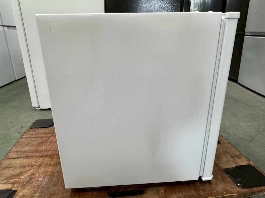 大阪送料無料★3か月保障★冷蔵庫★2018年★IRR-A051D-W★R-220