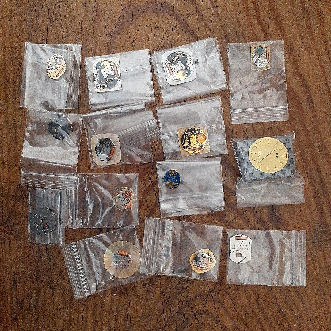 クオーツ時計ムーブメントとジャンク部品セット