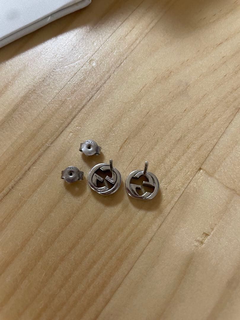 GUCCIのダブルGロゴピアス両耳