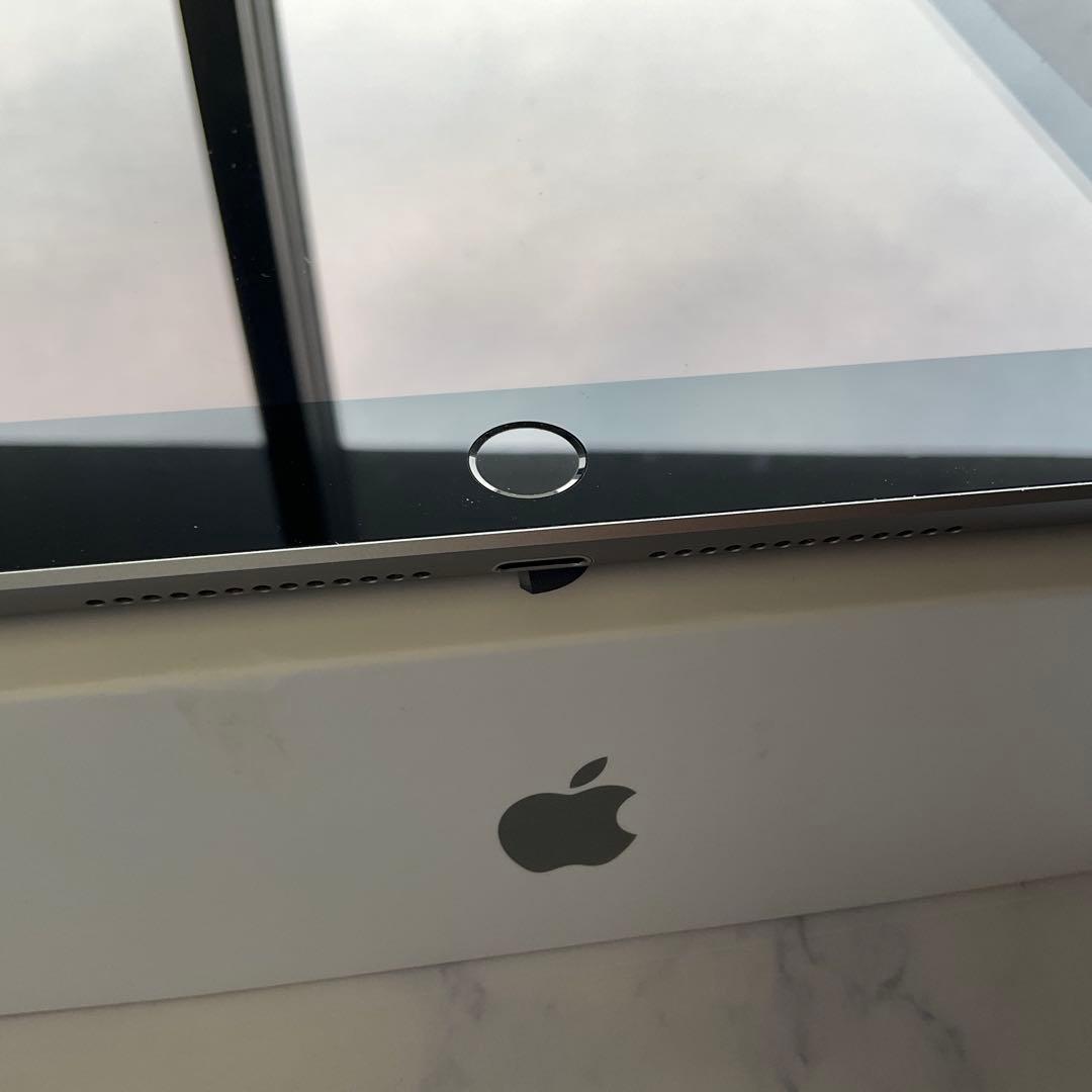 【激安特価‼︎】iPad 第6世代 Wi-Fi Cellular 32GB