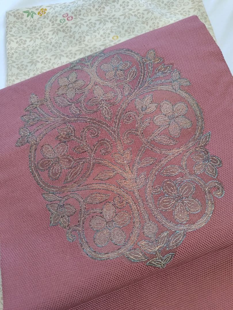 【本日中限定値下】大人名古屋帯くすみピンク草花柄オリエンタル柄刺繍お太鼓柄着物帯