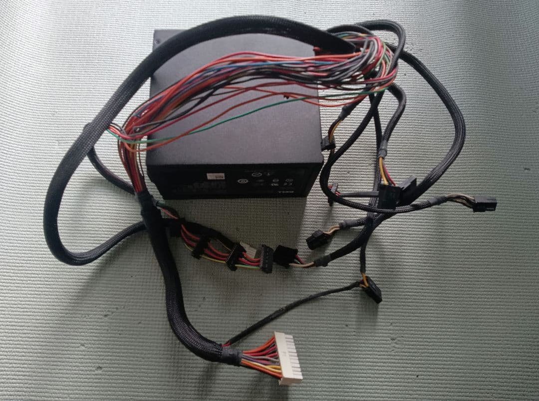 完動品 750W DELL PC純正品 電源ユニット H750E-01 限定品