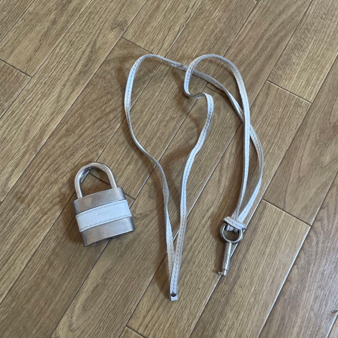 ホワイトレザー　 パディントン　ロック付き