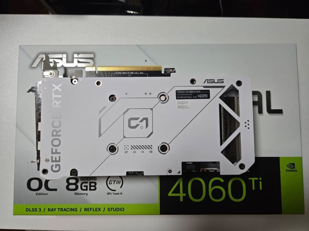 グラフィックボード・グラボ・ビデオカード ASUS DUAL-RTX4060TI-O8G-EVO-WHITE