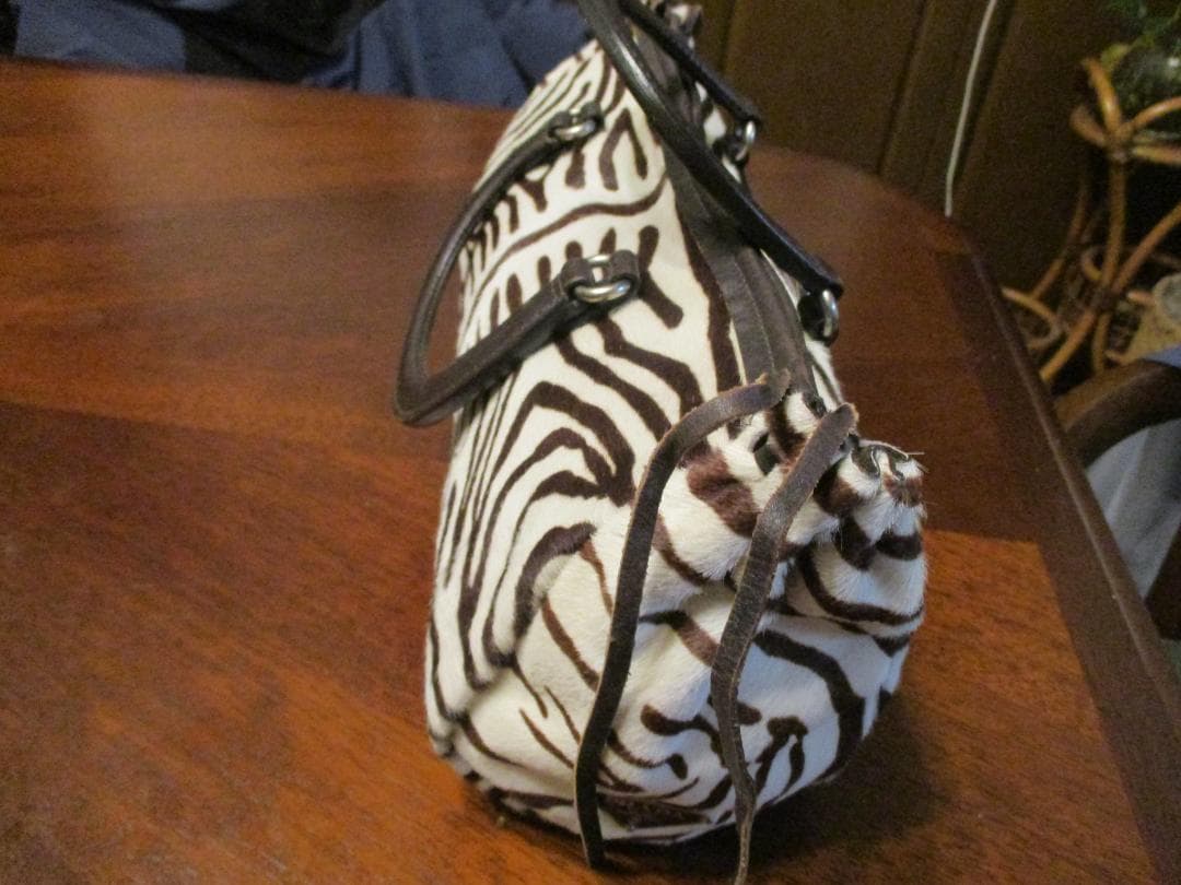 PRADA　プラダ　レア　ハラコ　ゼブラ柄