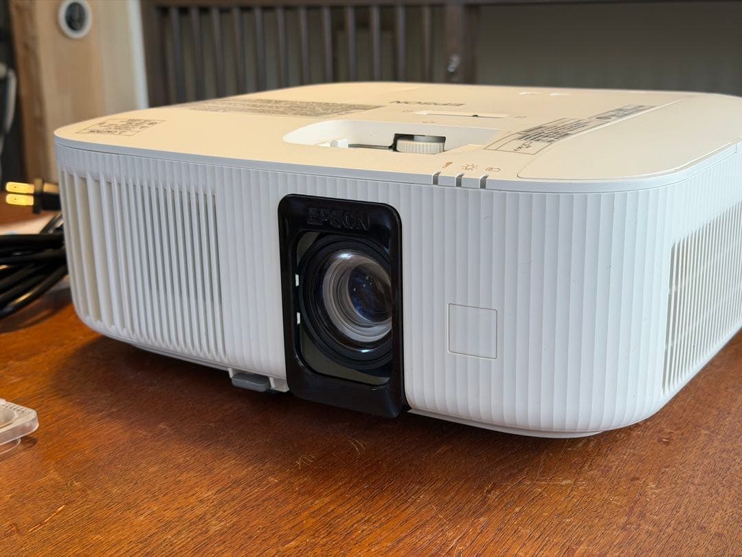 エプソン　プロジェクター　EH-TW6250