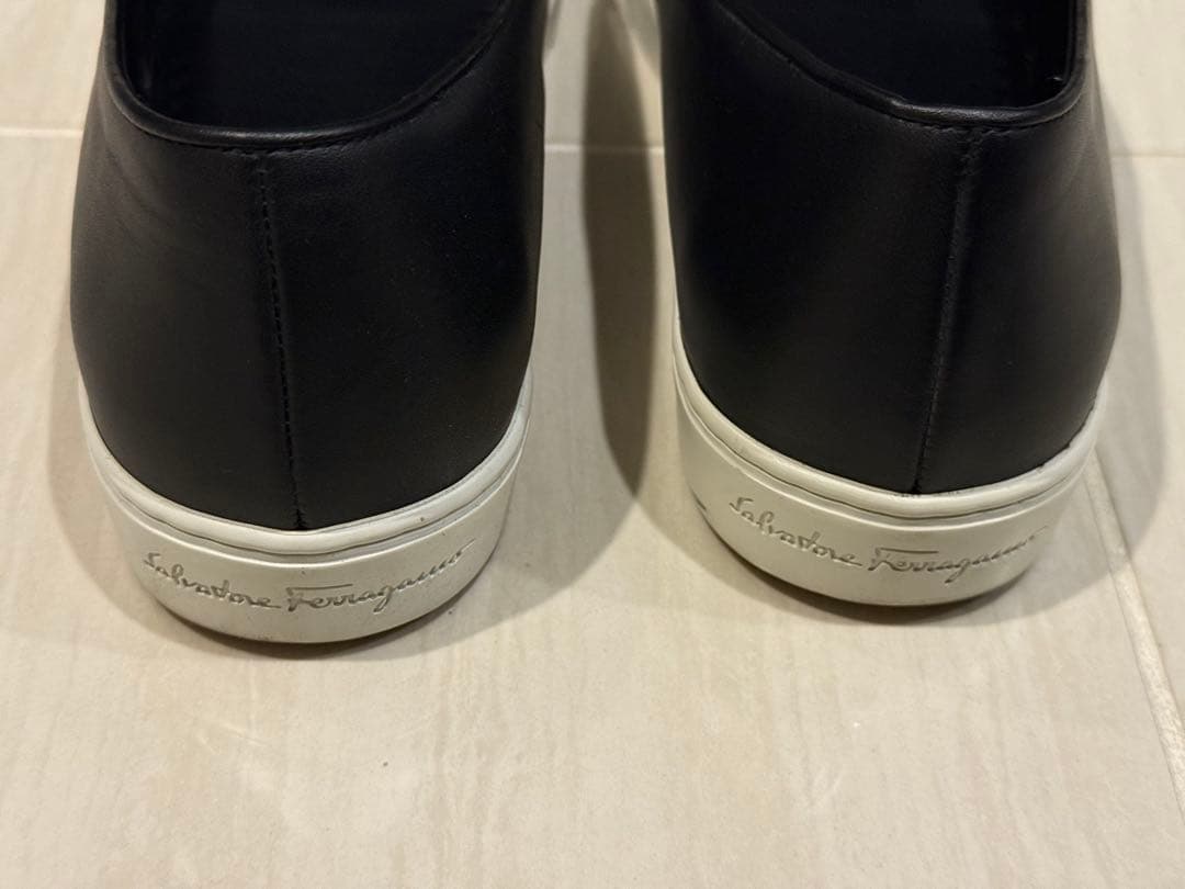 フェラガモ RUFINA ヴァラリボン 黒 6 D 23.5cm