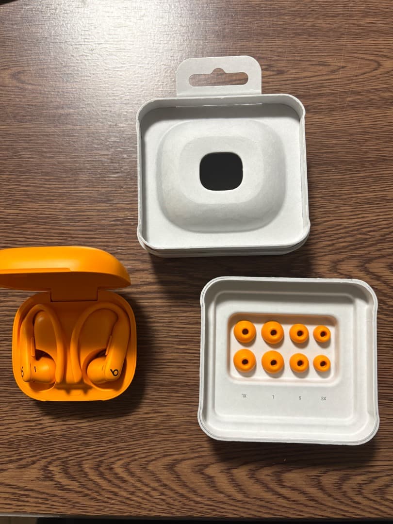 beats　オレンジ ワイヤレスイヤホン 本体