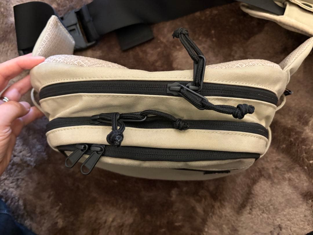 Hugoo ハグークッション付きヒップシート ベージュ