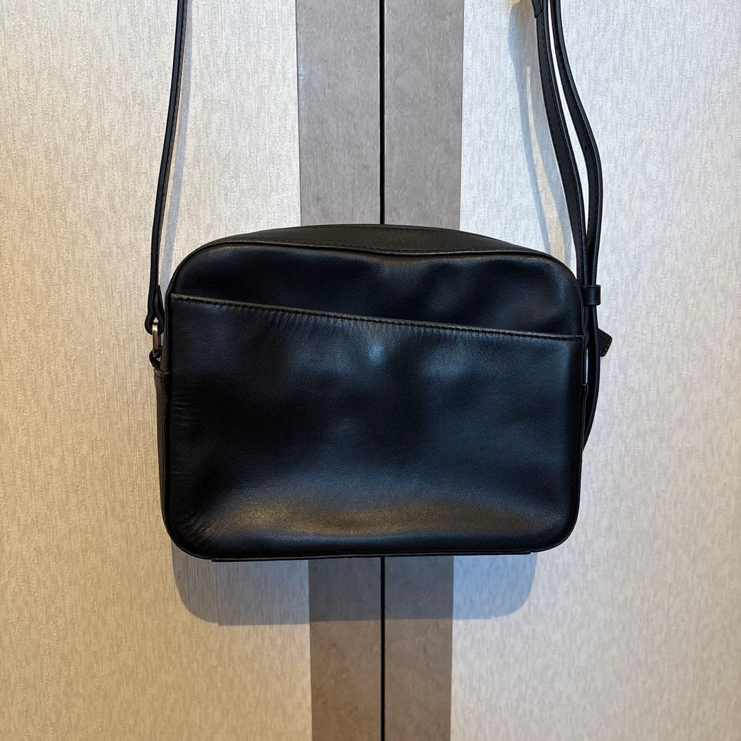 【agnès b. 】 本革ショルダーバッグ | ブラック