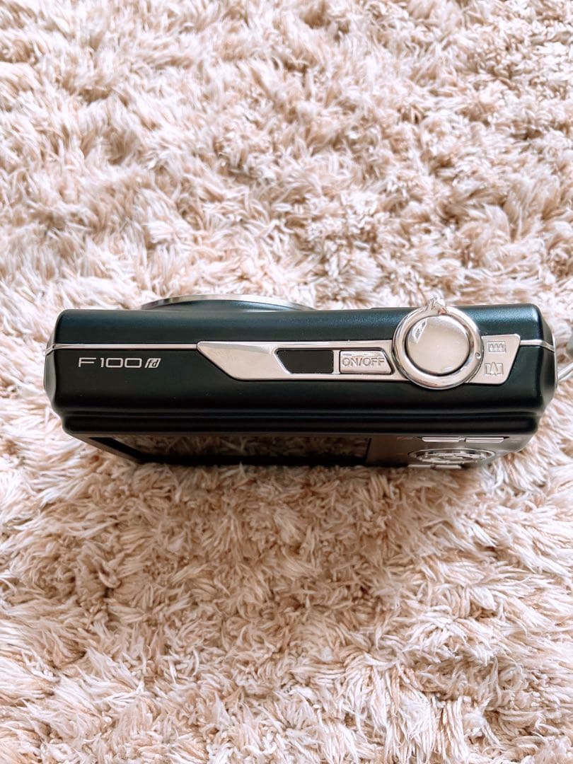 FUJIFILM FINEPIX 12メガピクセル コンパクトデジタルカメラ