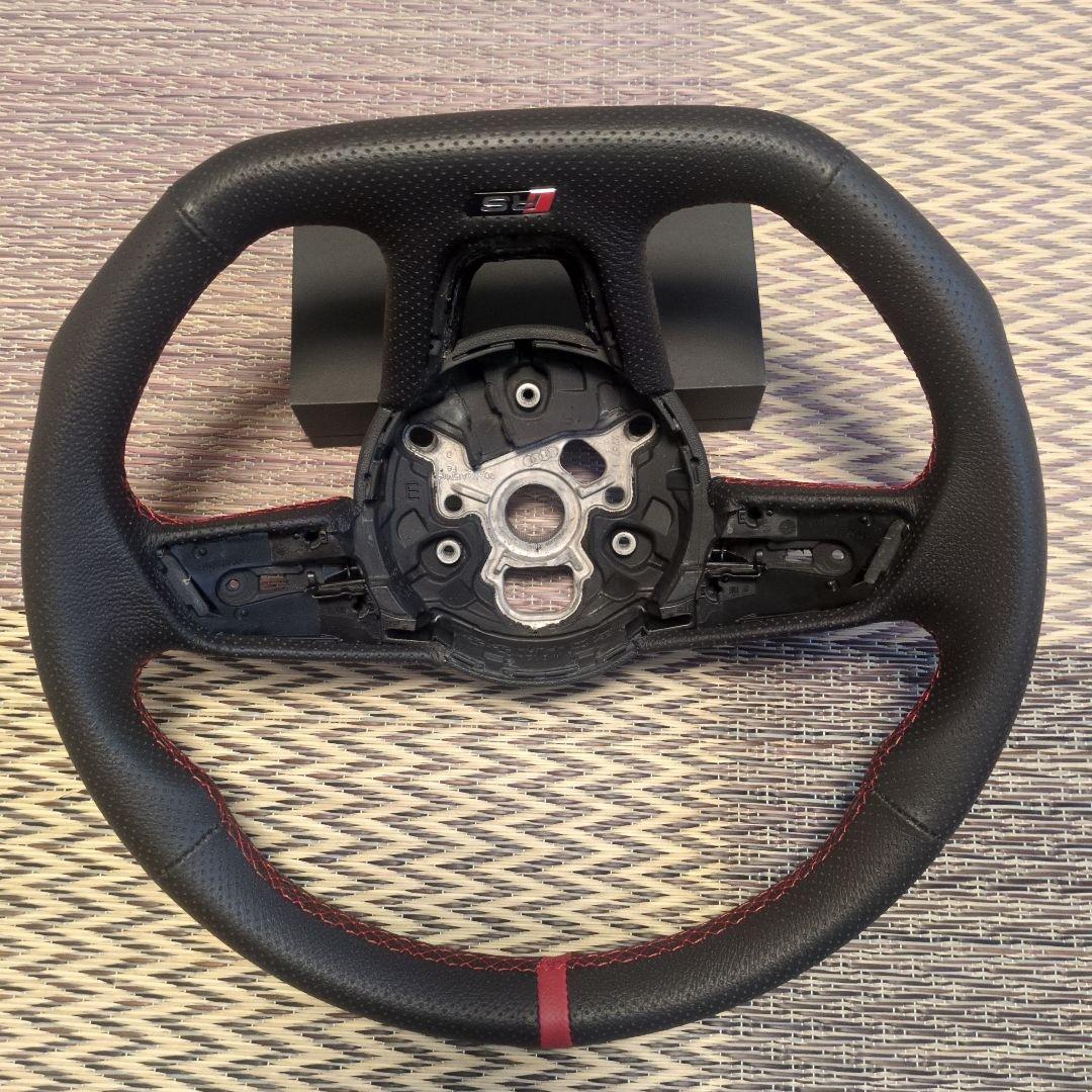 アウディaudi ステアリング・ハンドル RS3