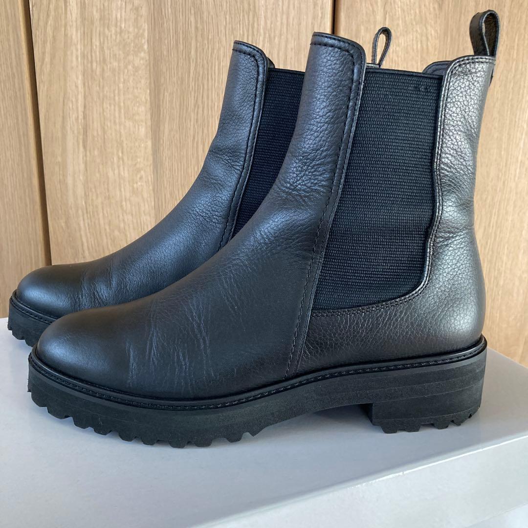 ブラックレザーサイドゴアブーツ 240