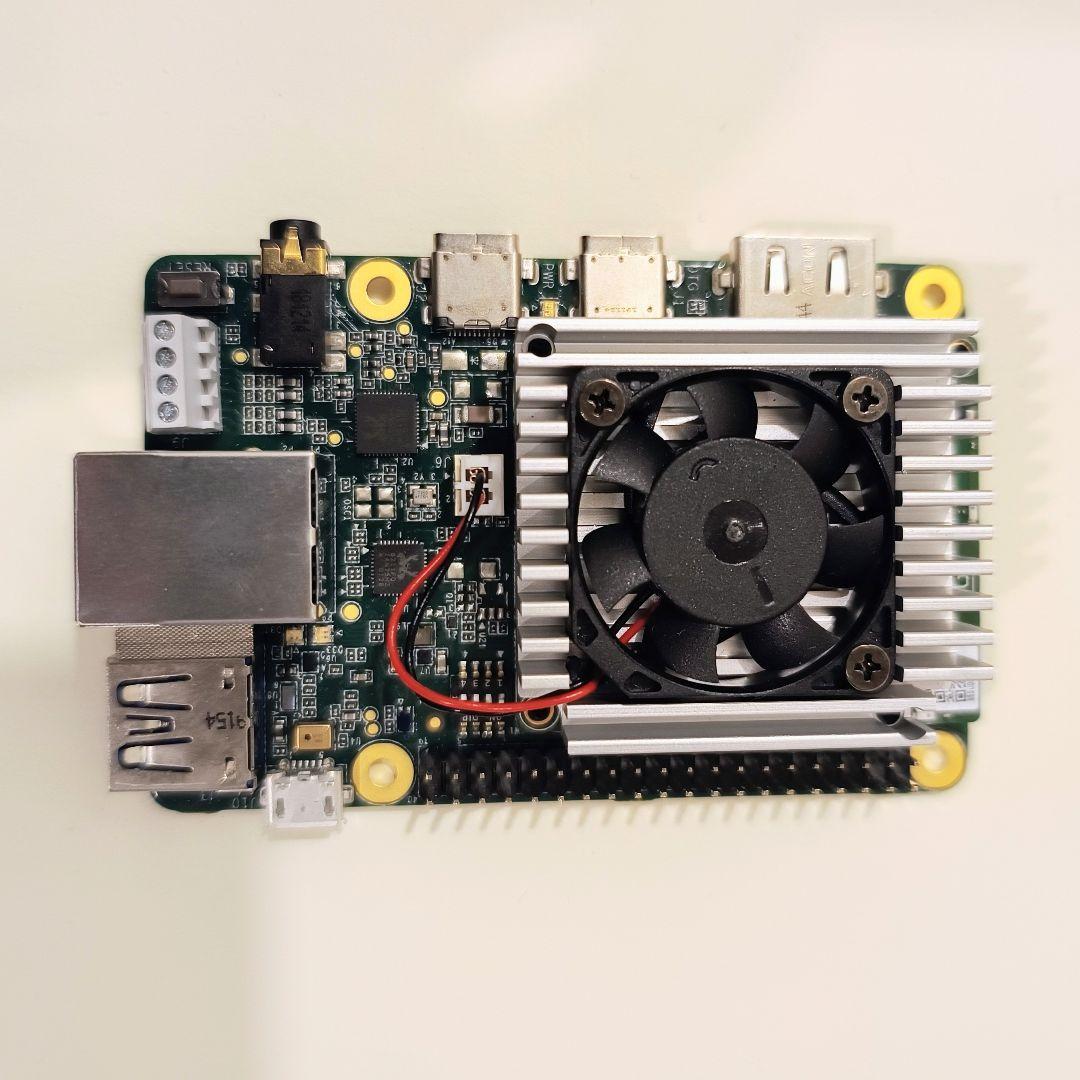 Google Coral Dev Board + Camera TPU 技適あり