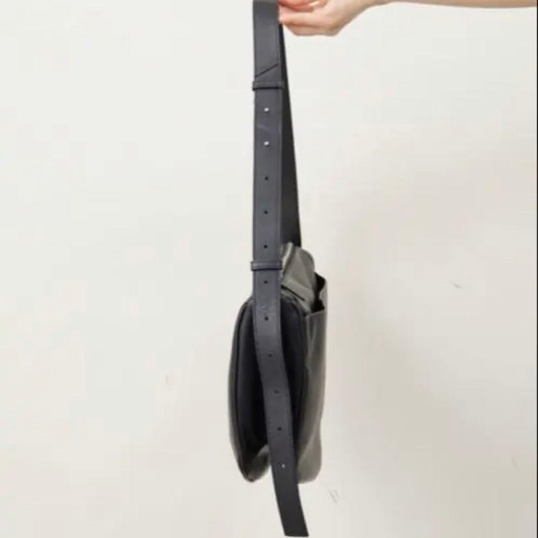 パピヨネ　ショルダーバッグ　黒