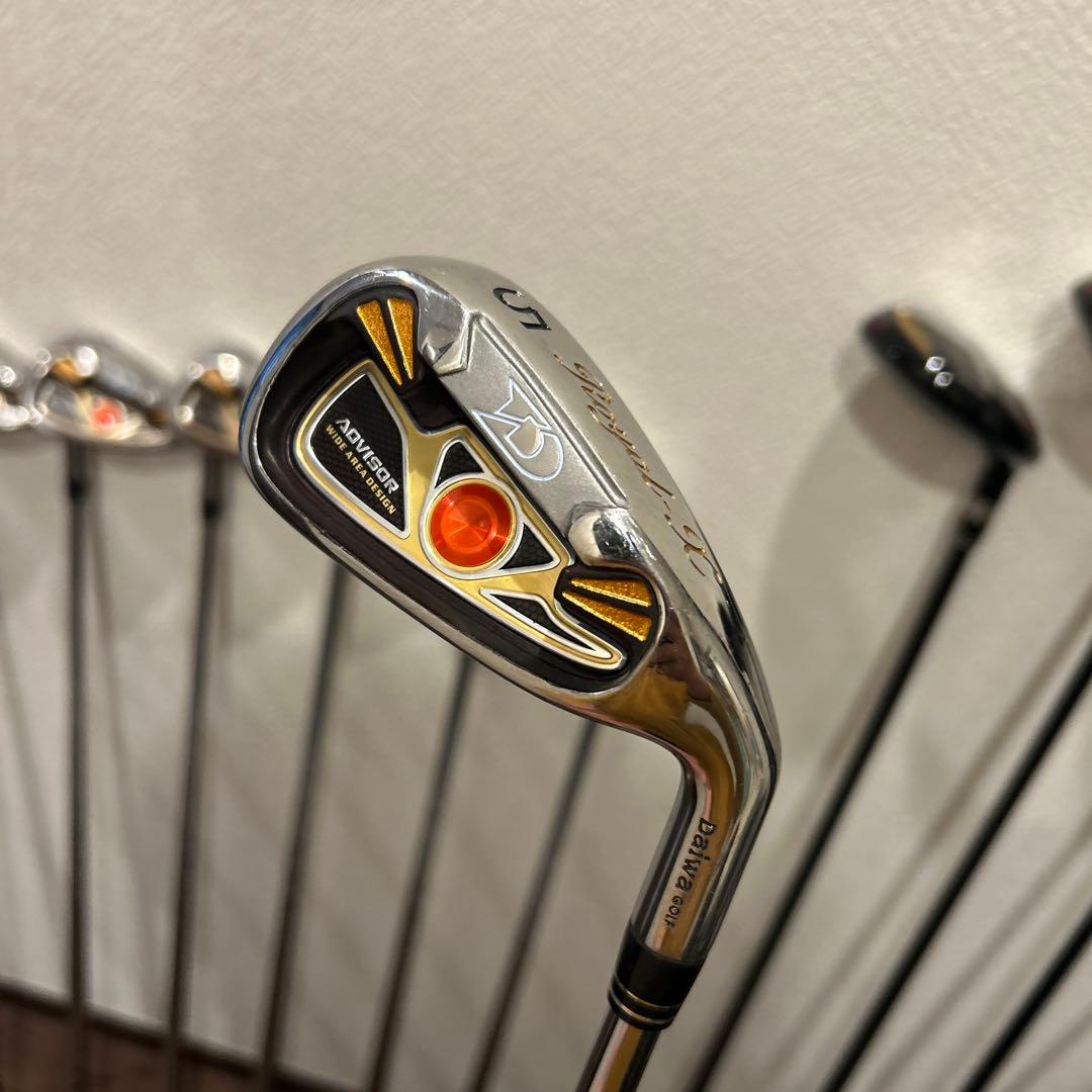 美品DAIWA13本アドバイザー　ロイヤルX　メンズ R ゴルフセット