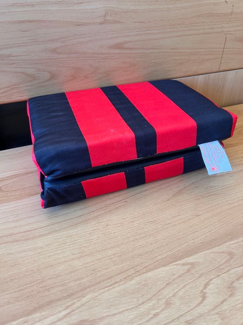 【希少】AC Milan スタジアム観戦シートクッション折りたたみ式応援グッズ