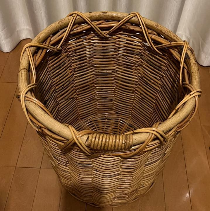 【オールドラタン】特大サイズのバスケット 物入れ 鉢カバーなどに