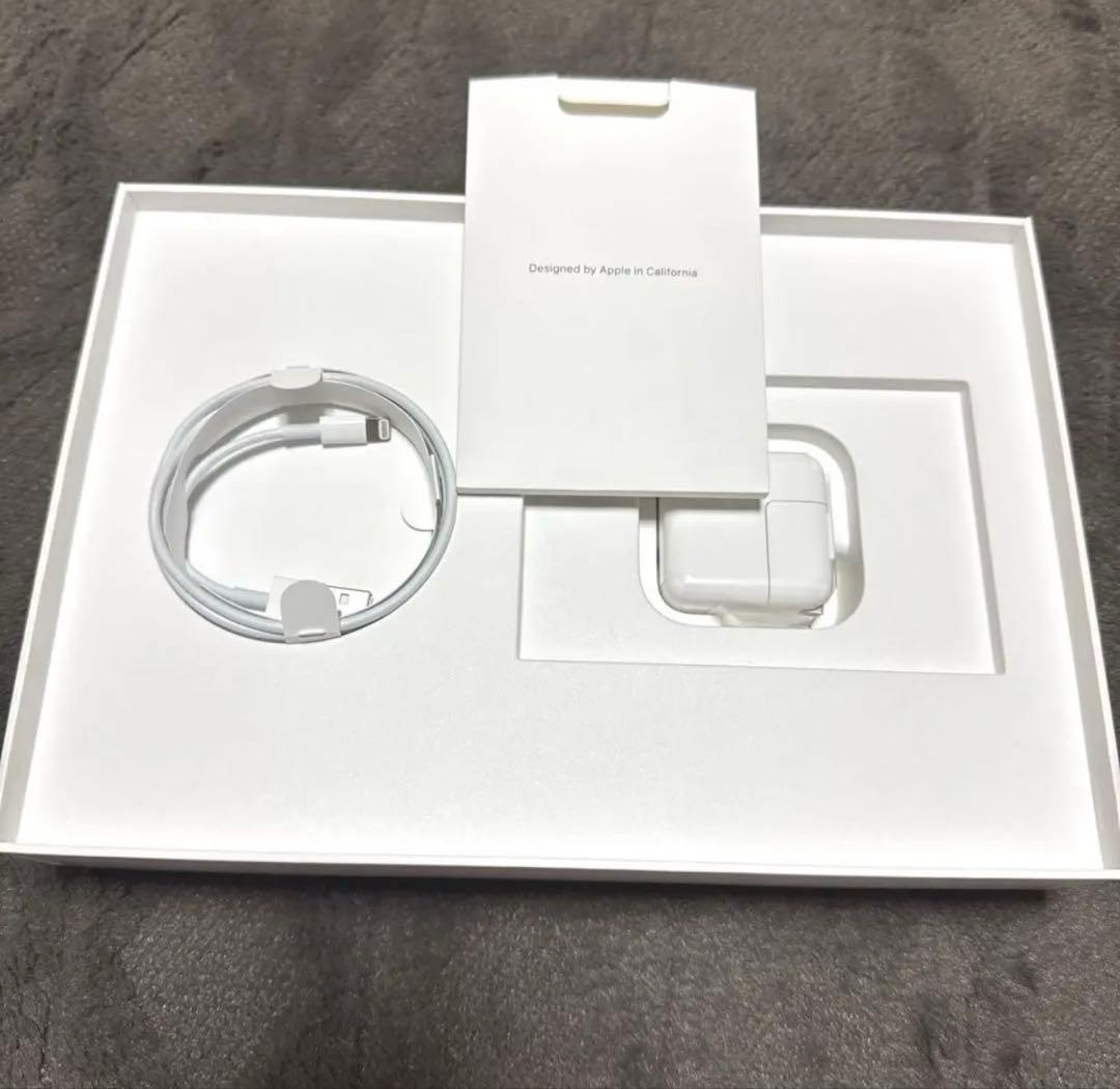 iPad 第７世代 WiFi+Cellular モデル 32GB Gold