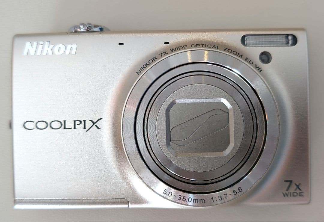 【箱、付属品あり】Nikon COOLPIX S6100 シャンパンシルバー