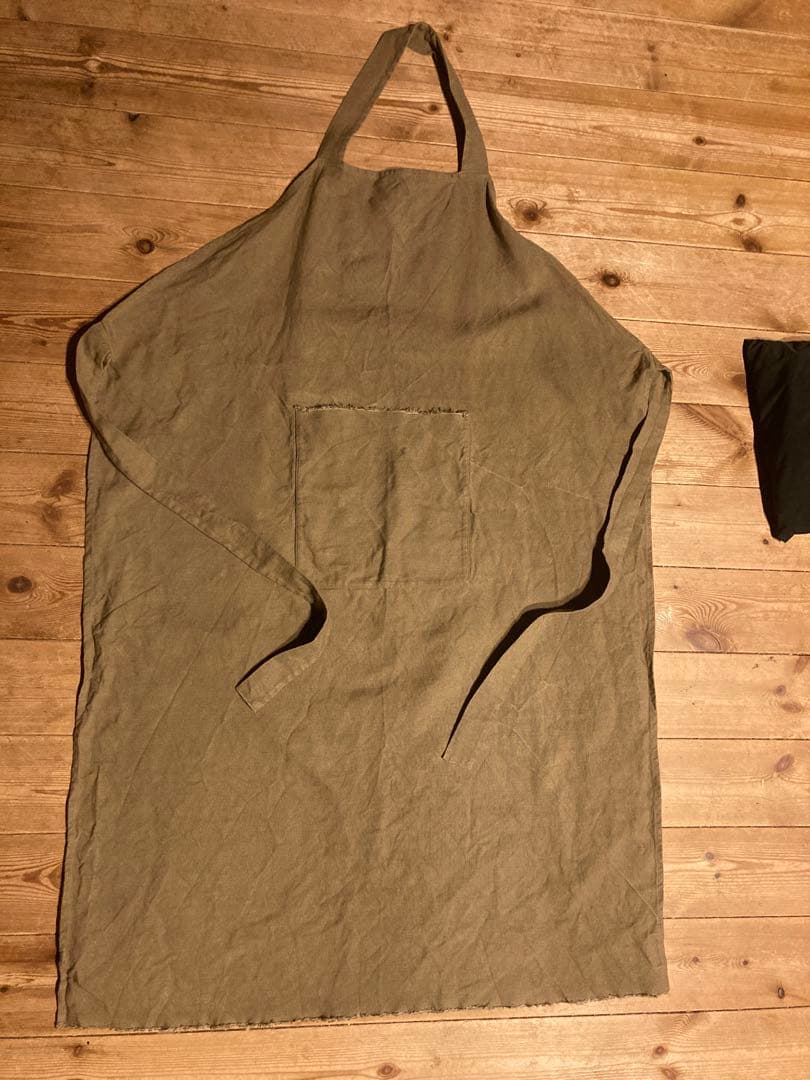 ダニエラグレジス リネンエプロン　カーキ