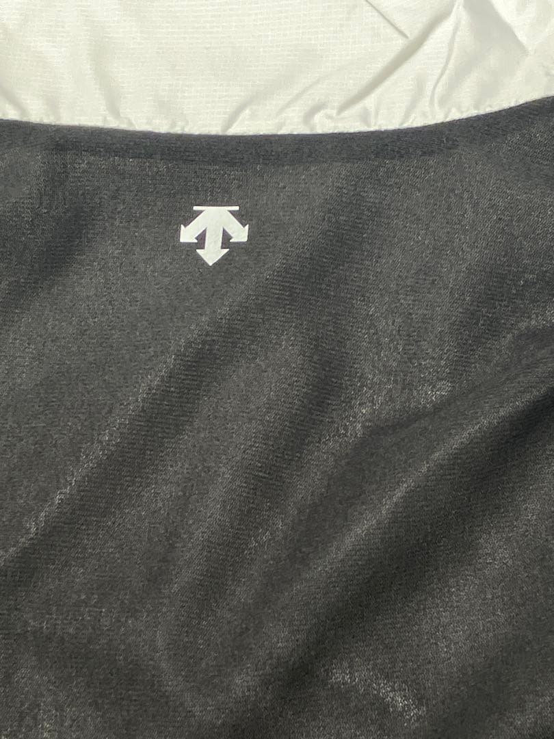 新品未使用品 防風/保温/撥水 デサント Lサイズ ウィンドブレーカー上下セット