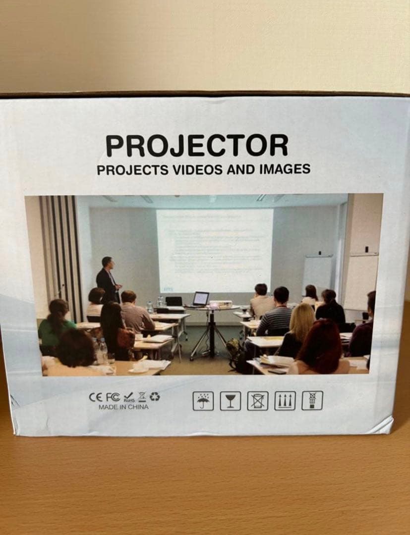 電動フォーカスプロジェクター