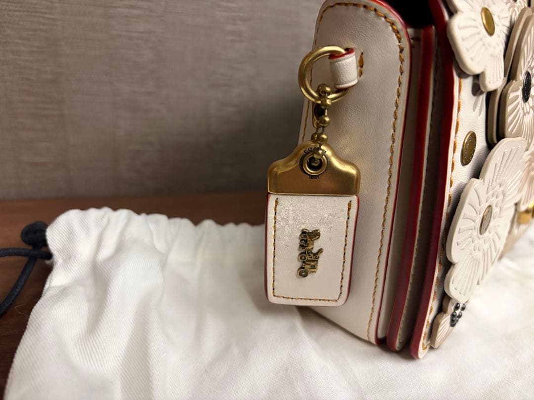 COACH フラワーショルダーバッグ
