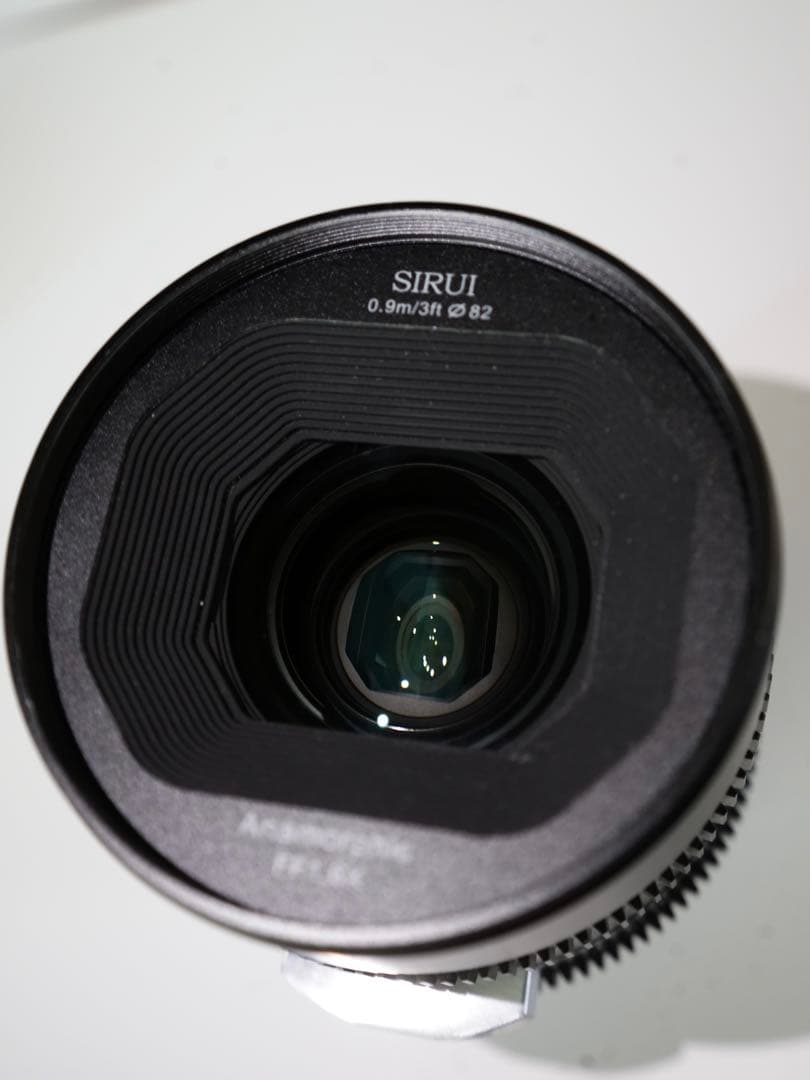 SIRUI 35mm T2.9 Anamorphic 1.6x フルサイズ(E)