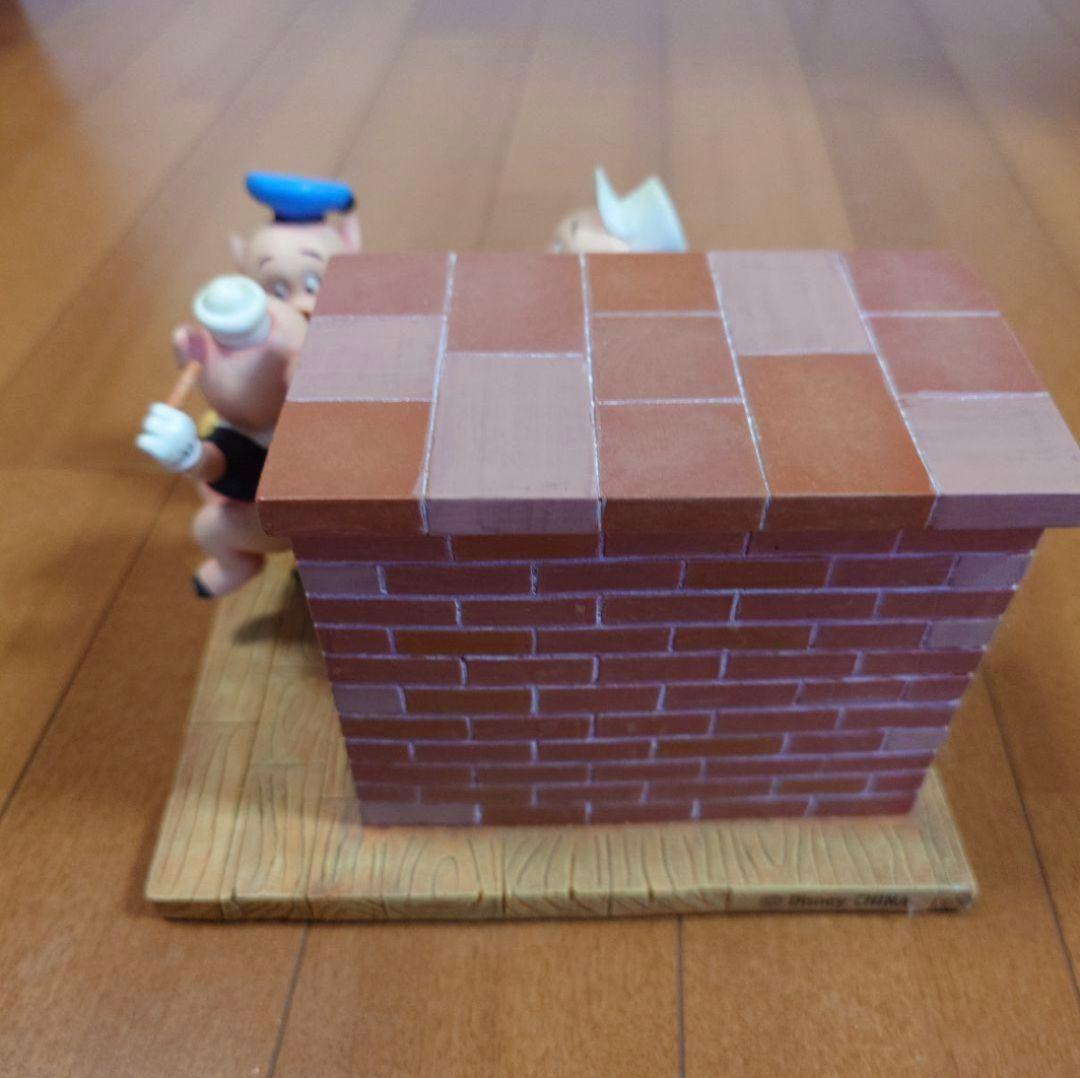 ディズニー ノスタルジアウォッチコレクション クララベル・カウ 三匹の子ぶた