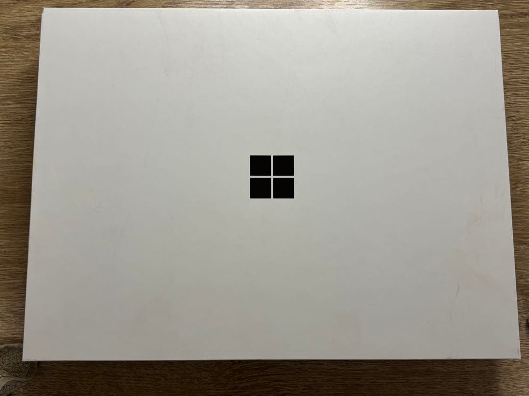 Surface Laptop 7th Edition 13.8インチ