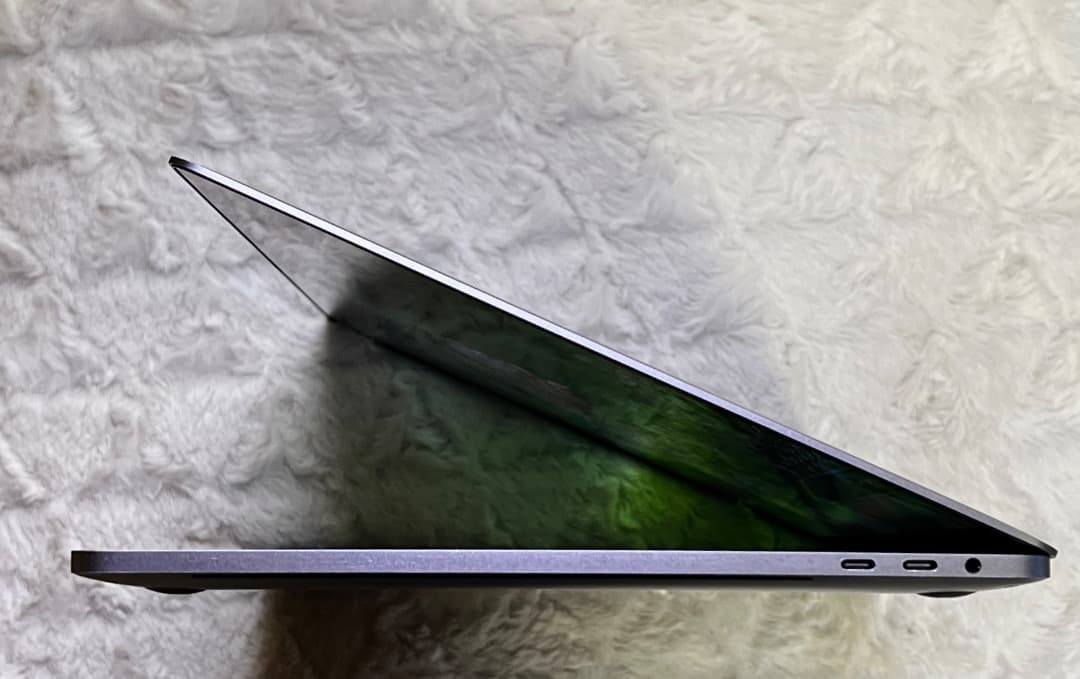 ダブルOS〜MacBook Pro 15-2019【CS6 / Office 】