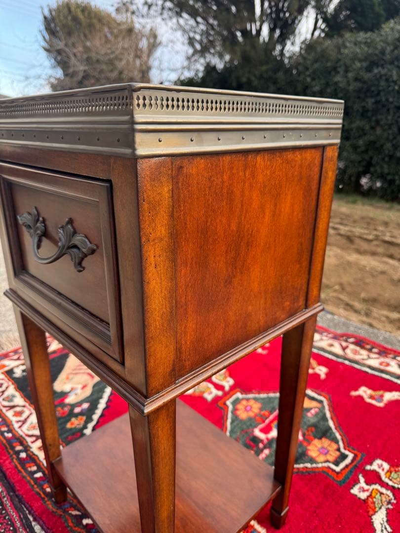 ゆゆです。ドレクセル DREXEL 大理石天板 サイドテーブル