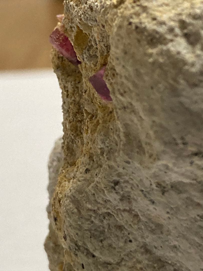 レッドベリル母岩付き