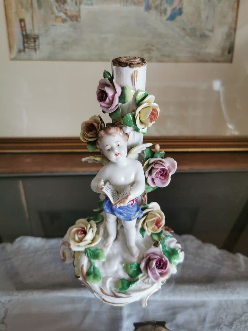 アンティーク ドイツフィギュリン 本を読むローズガーデンのエンジェル