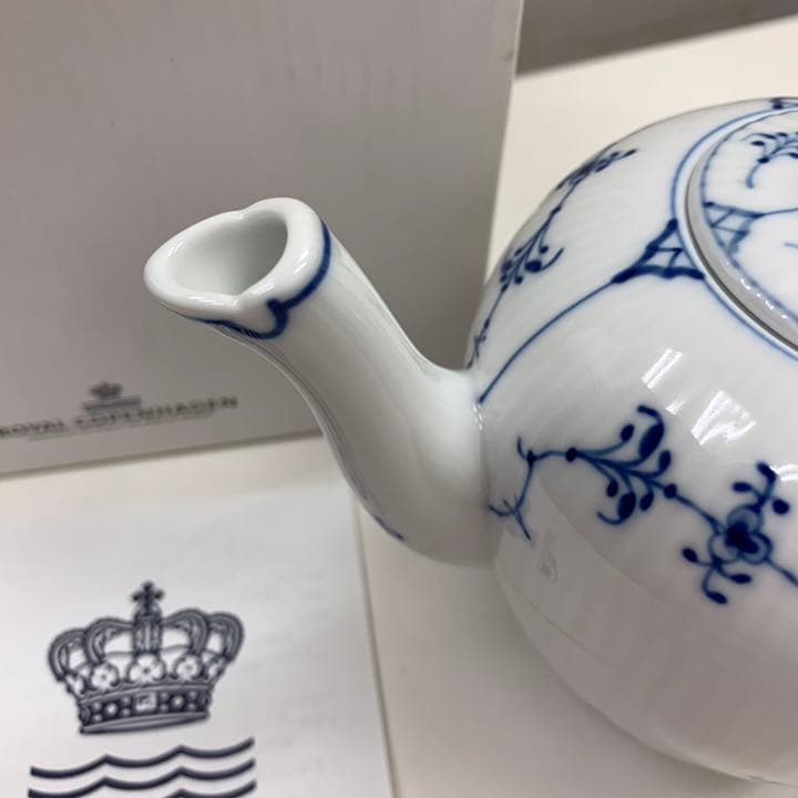 本物新品 ロイヤルコペンハーゲン ブルーフルーテッドプレイン　ミニティーポット