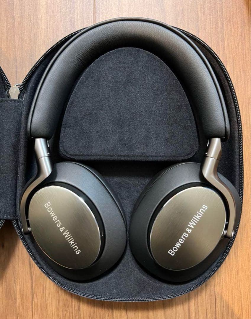 新品同様付属品完備Bowers & Wilkins Px8 （ブラック）