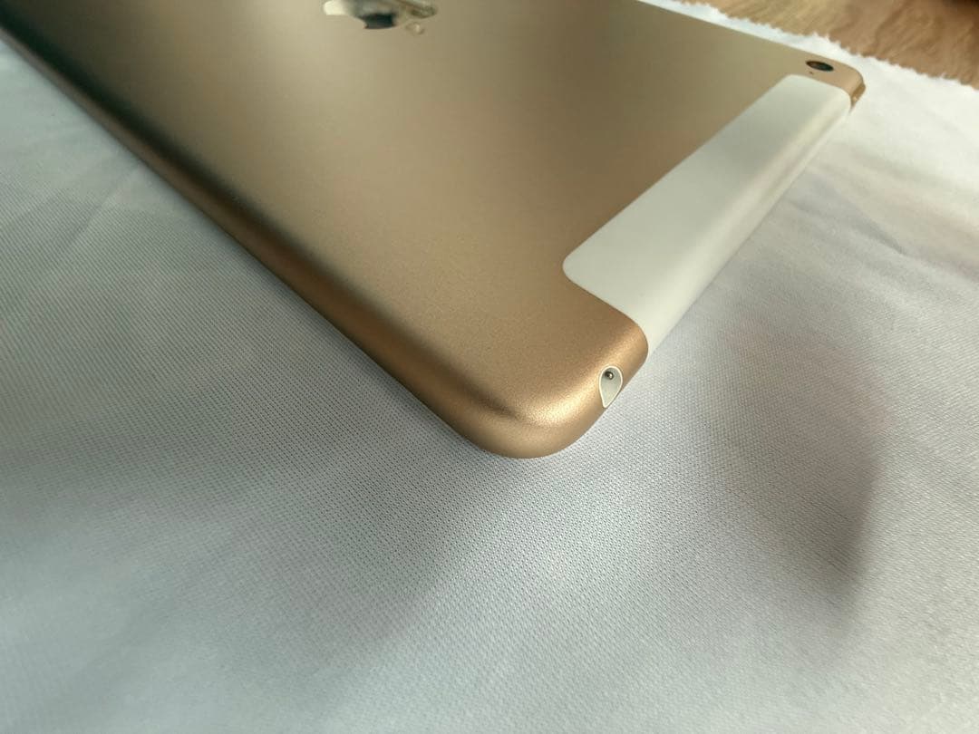 Apple iPad mini4 ゴールド　セルラー　32GB 美品