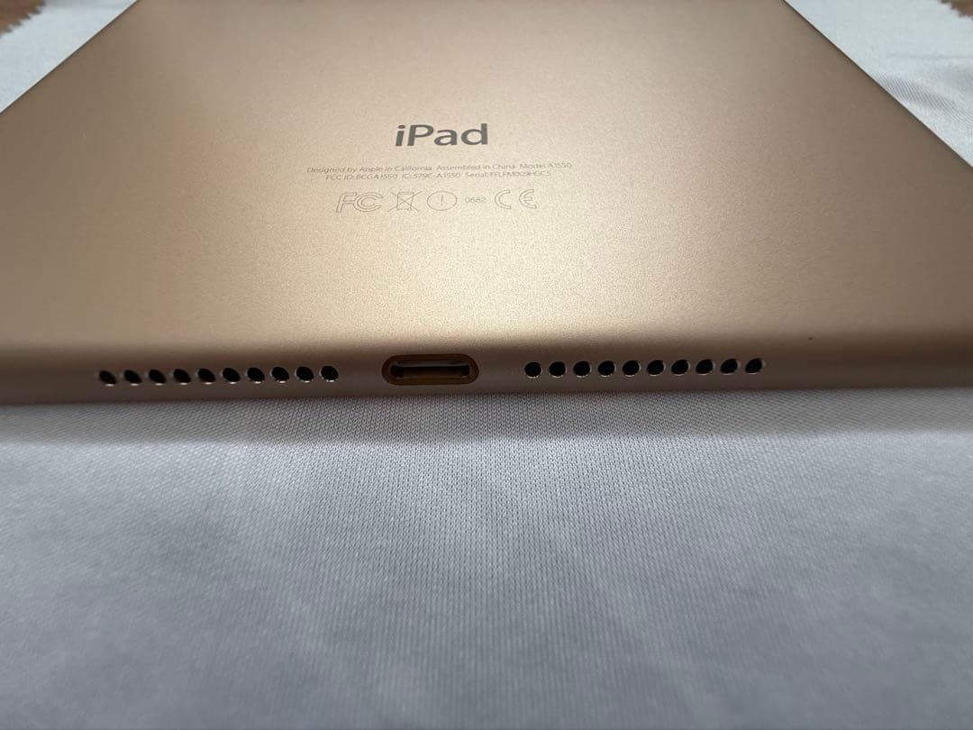 Apple iPad mini4 ゴールド　セルラー　32GB 美品